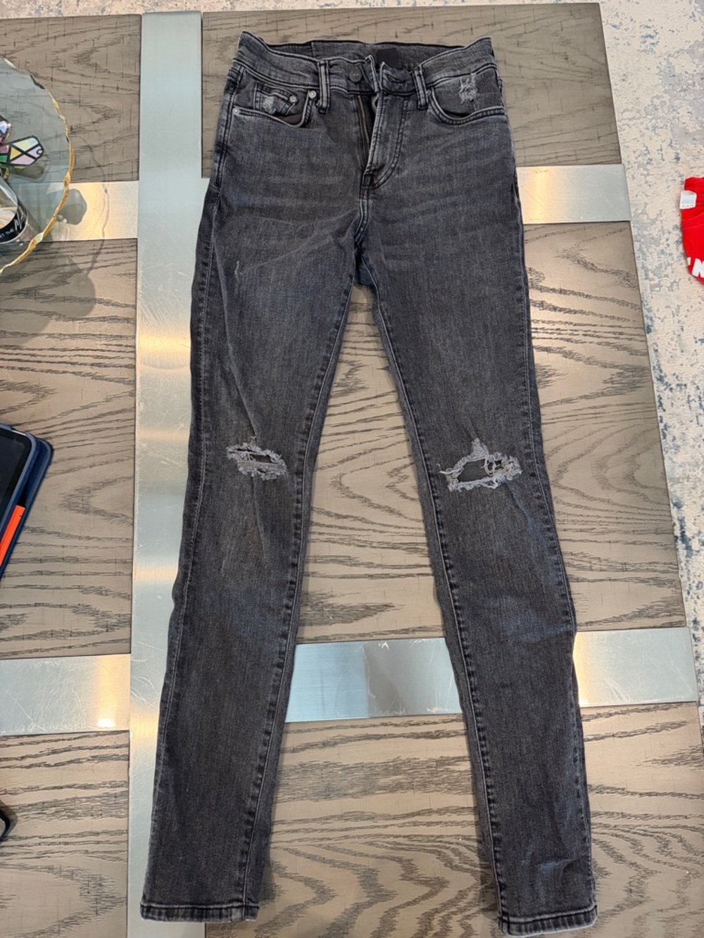Black Distressed Men’s Skinny Jeans